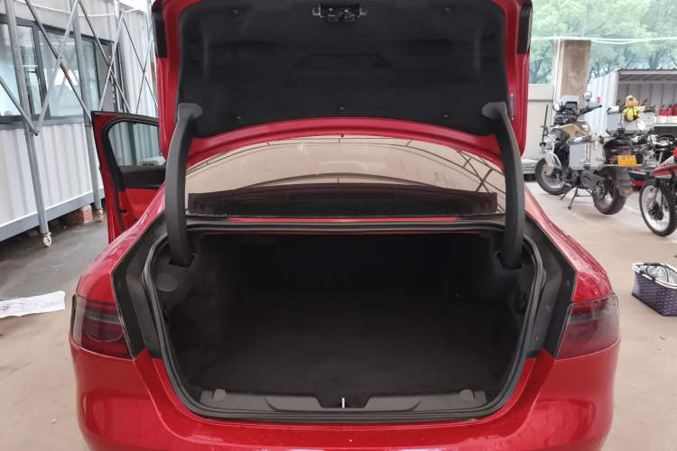 Used Jaguar XE 2019 2.0T 300 PS All-Wheel-Drive Landmark Edition
