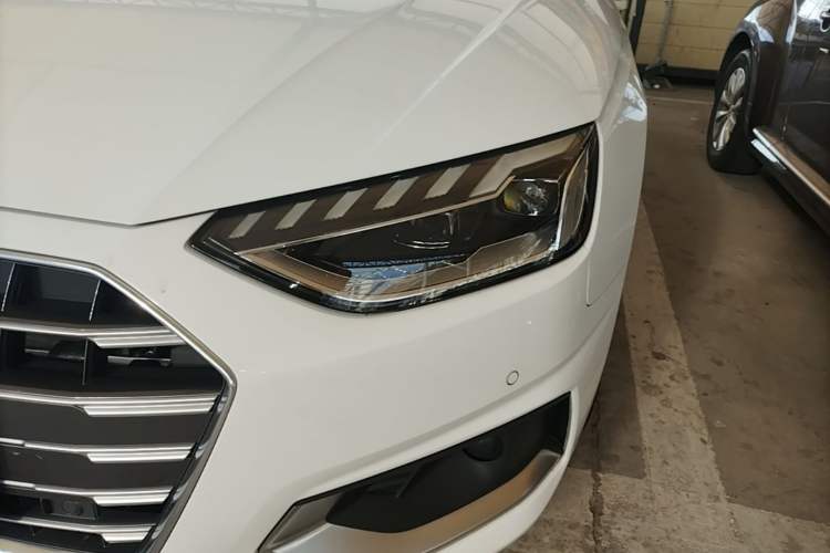 Used Audi A4L 2020 40 TFSI Fashionable and Elegant Model
