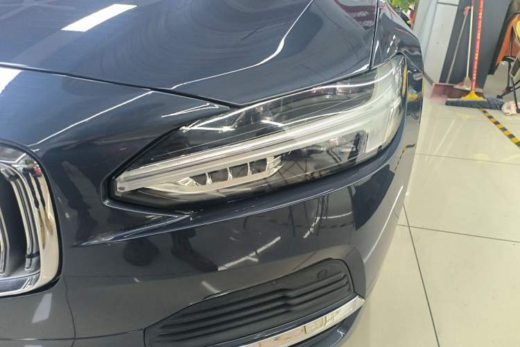 Used Volvo S90 New Energy 2023 T8 Plug-in Hybrid All-Wheel Drive Long-Range Zhiyi Luxury Edition
