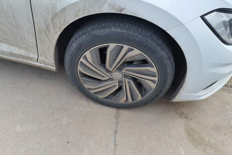 Used Volkswagen Sagitar 2021 280TSI DSG Excellence Edition Right Front Wheel Hub