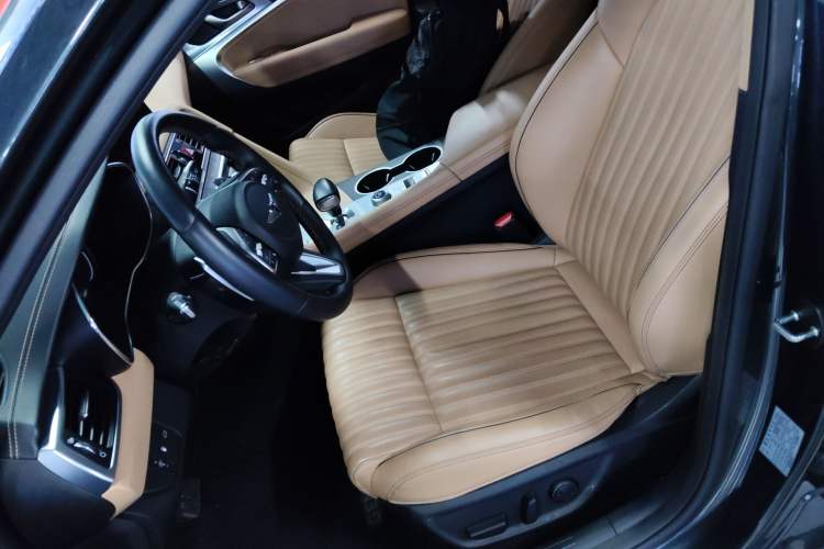 Used Genesis G70 2021 2.0T Rear-Drive Luxury Edition