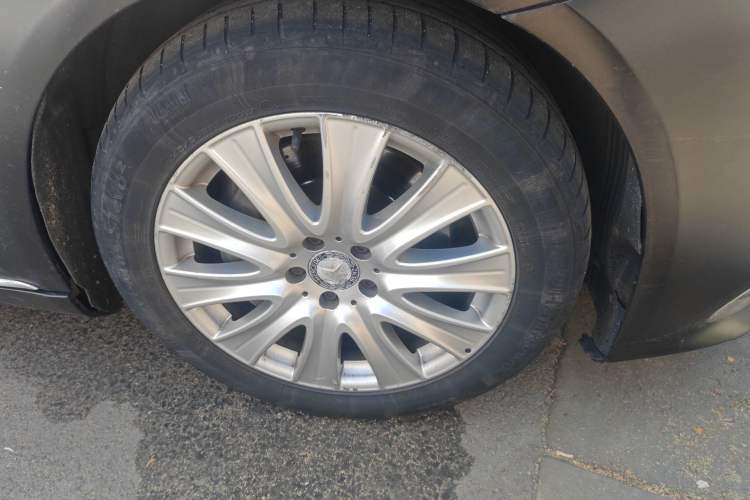 Used Mercedes-Benz S-Class 2014 S 320 L Business Model Right Front Wheel Hub