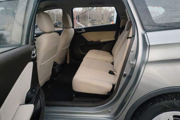 Used Baojun 310W 2017 1.5L Manual Comfort Version China V