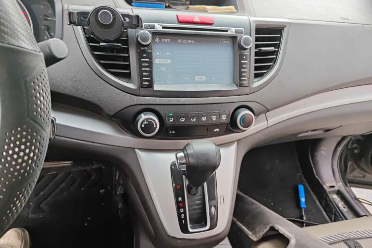 Used Honda CR-V 2012 2.0L two-wheel drive urban version