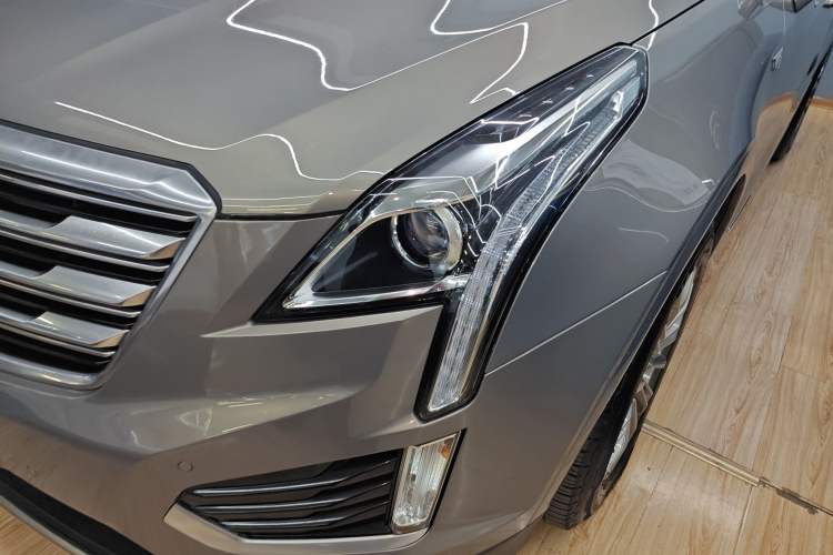 Used Cadillac XT5 2018 25T Luxury Model
