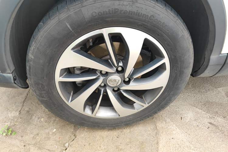 Used Baojun 560 2016 1.8L iAMT Luxury Model Left Front Wheel Hub