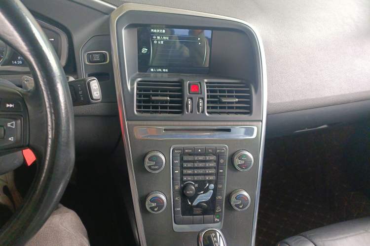 Used Volvo XC60 2014 T6 Zhiyi Edition Audio And AC Panel