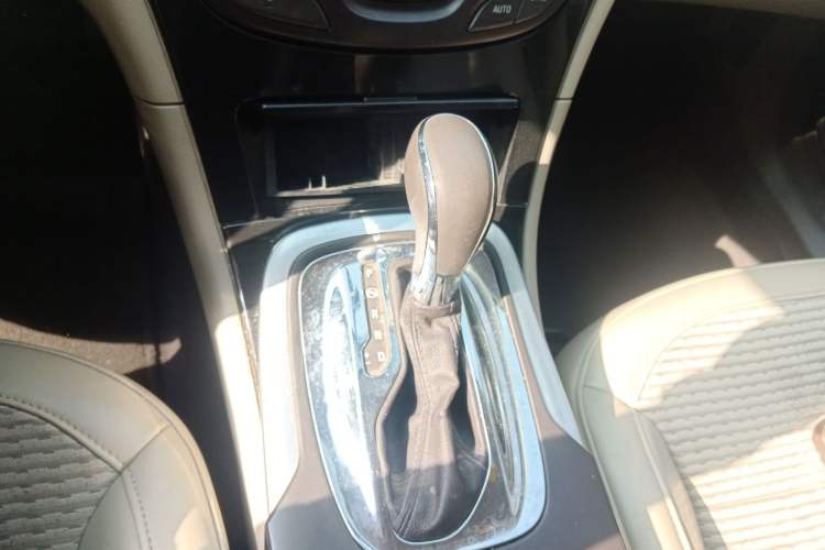 Used Buick Regal 2015 2.0L Leading Fashion Edition
