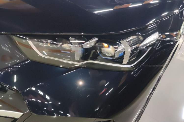 Used BMW 5 Series 2024 530Li Luxury Edition M Sport Package