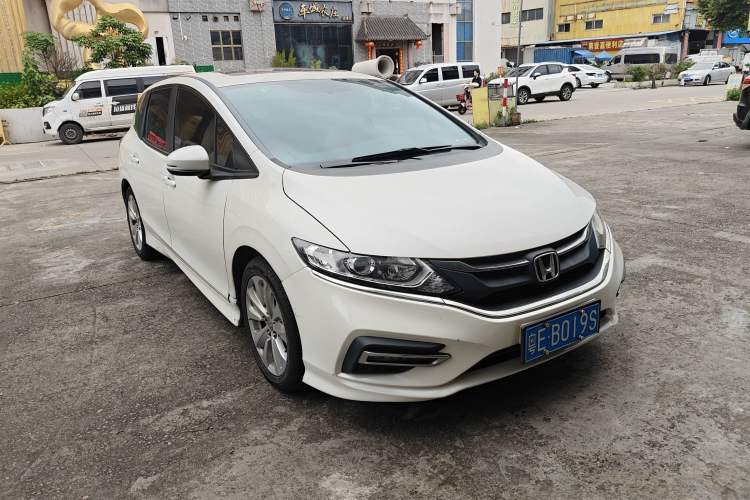 Used Honda Jade 2020 1.8L automatic Comfort version Front Right 45 Deg