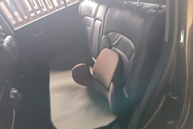 Used Kia Sportage R 2012 2.0L Automatic Two-Wheel Drive GL Trim
