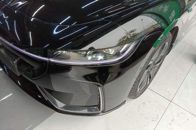 Used VOYAH PASSION 2023 Four-Wheel Drive Long-Range Version Left Front Headlight