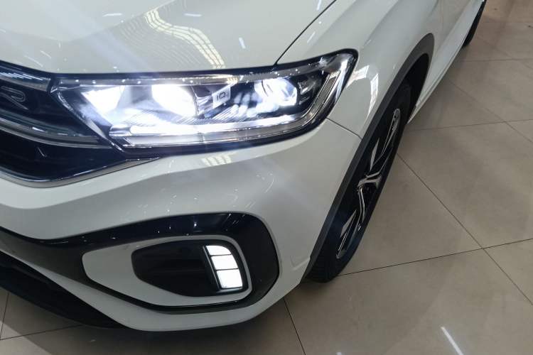 Used Volkswagen T-ROC 2023 300TSI DSG Two-Wheel-Drive Chen Guang Edition