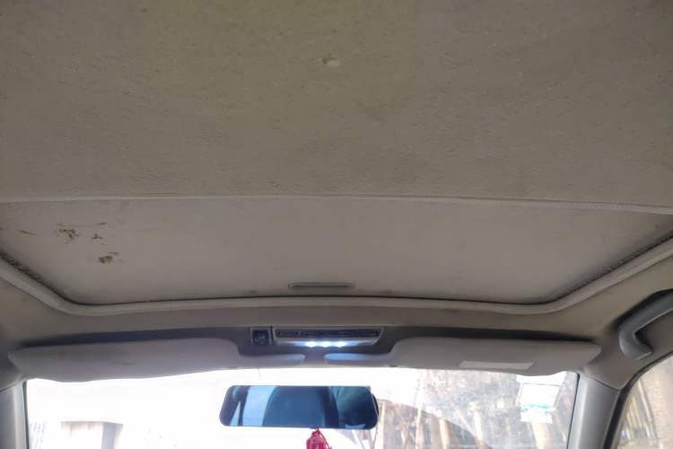 Used Soueast V3 Lingyue 2011 Revised Version 1.5L Manual – Style Edition
