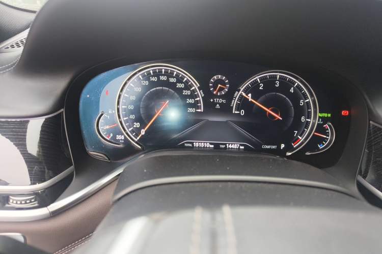 Used BMW 7 Series 2018 730Li Luxury Edition M Sport Package Odometer Close Up