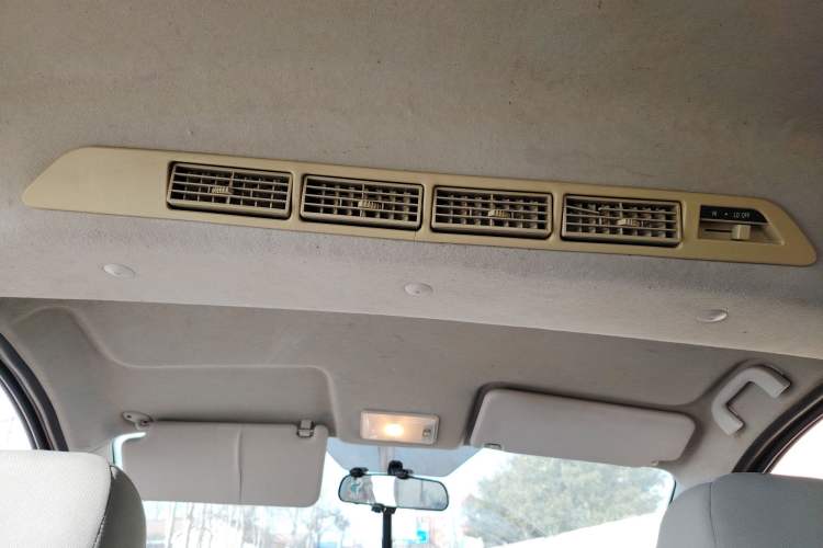 Used BAIC Weiwang M20 2014 1.5L practical type BJ415A Headliner