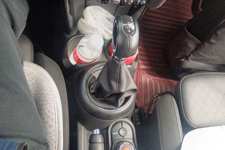 Used MINI 2016 1.5T COOPER Performance Edition Gear Lever