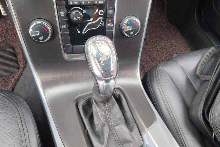 Used Volvo S60 2013 T5 Comfort Edition