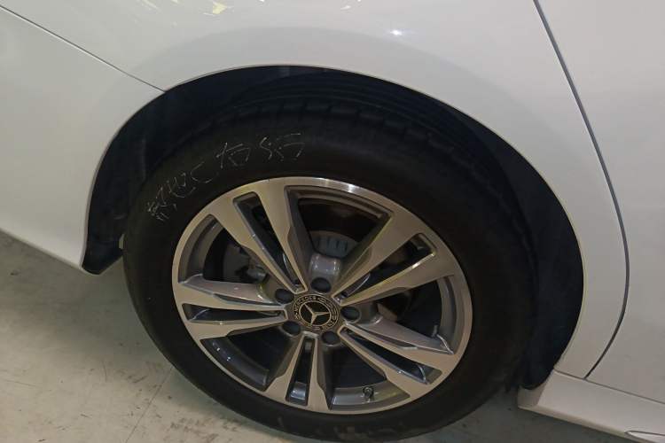 Used Mercedes-Benz C-Class 2021 C 200 L Fashion Edition Sport Version Right Rear Wheel Hub