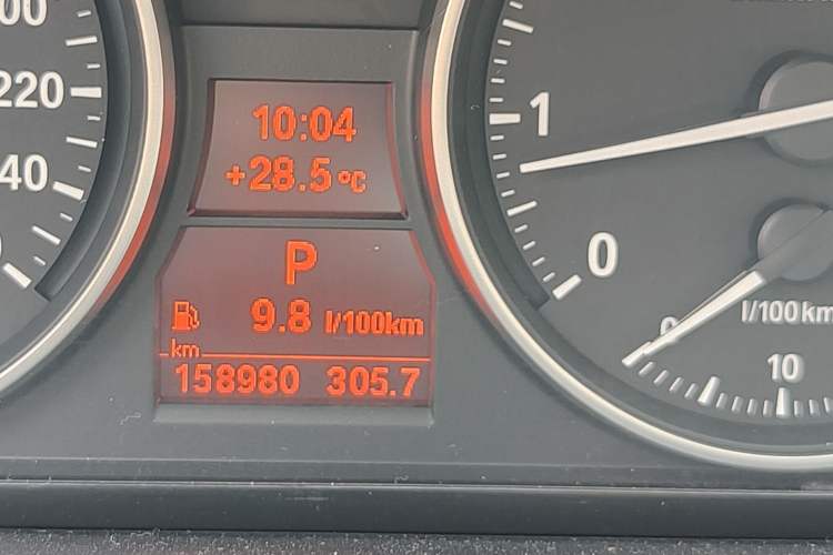 Used BMW X1 2013 sDrive18i Sport Design Package Odometer Close Up