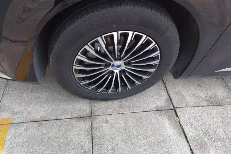 Used Denza D9 2024 DM-i 980 Four-Wheel Drive Prestige Model
