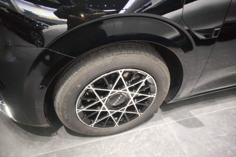 Used Zeekr 009 2024 Six-Seat Executive Version 4WD 108 kWh Exterior 4