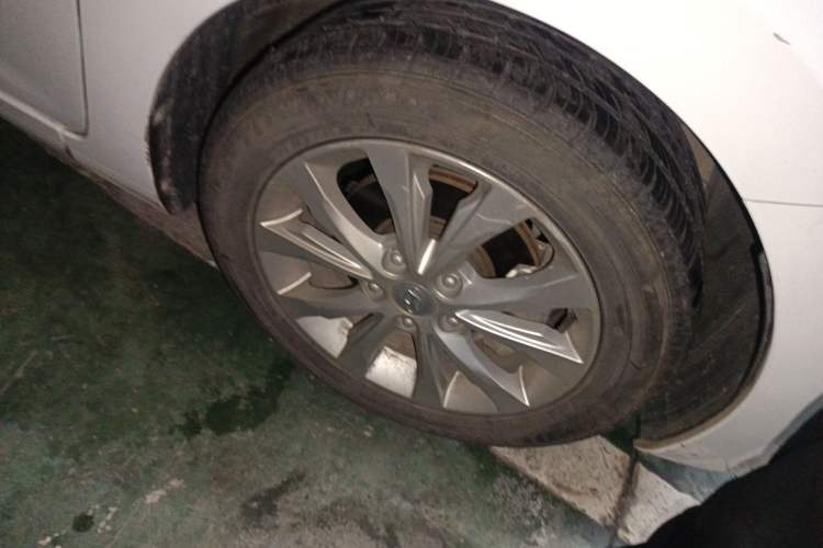 Used Hyundai Elantra (5th Generation / Langdong) 2016 1.6L Automatic Prestige Model Right Front Wheel Hub