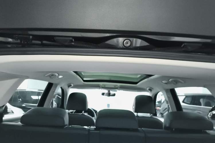 Used Volkswagen Tayron 2022 280TSI Two-Wheel Drive Luxury Smart Connectivity Version
