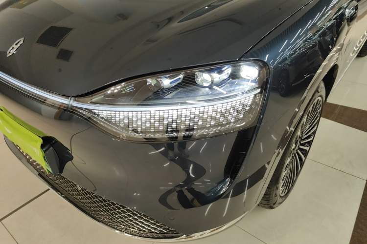 Used Hima AITO M9 2025 Pure Electric Ultra Version 100 kWh 6-Seater Model
