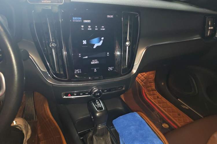 Used Volvo S60 2021 T4 Zhiyi Luxury Edition
