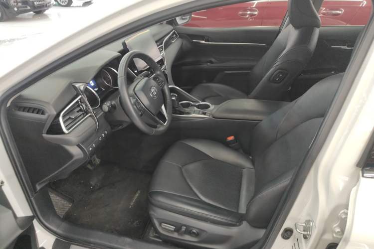 Used Toyota Camry 2023 2.0G Luxury Edition