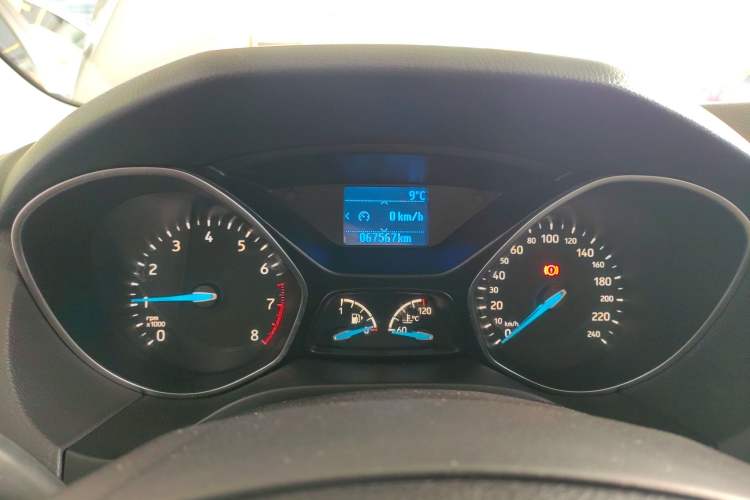 Used Ford Focus 2017 Sedan EcoBoost 125 Manual – Ultra-Style Edition with SmartDrive Features
