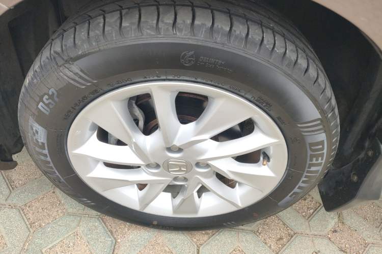 Used Honda Gienia 2017 1.5L CVT Comfort Version Left Front Wheel Hub