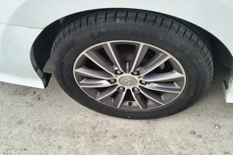 Used SAIC MAXUS G10 2016 2.0T Automatic Luxury Executive Edition Right Rear Wheel Hub