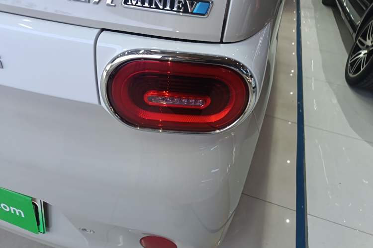 Used Wuling Hongguang MINIEV 2024 3rd Generation 215km Advanced Version