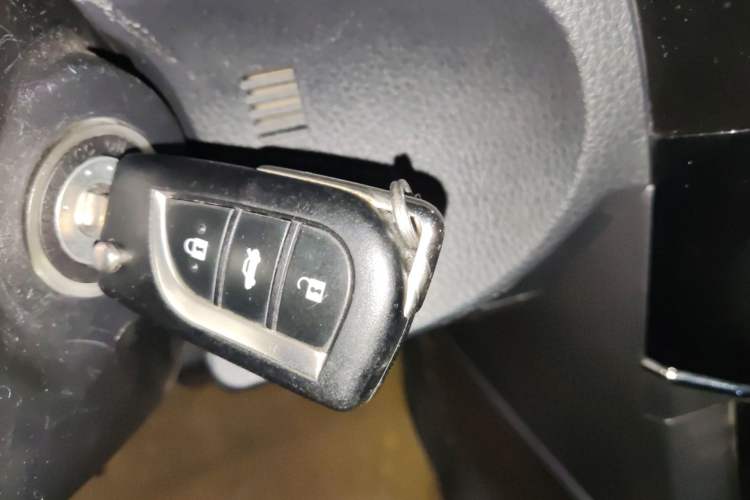 Used Toyota Corolla 2014 1.6L CVT GL Vehicle Key