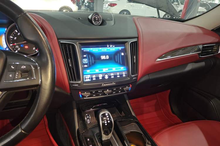 Used Maserati Levante 2016 3.0T Standard Edition Audio And AC Panel