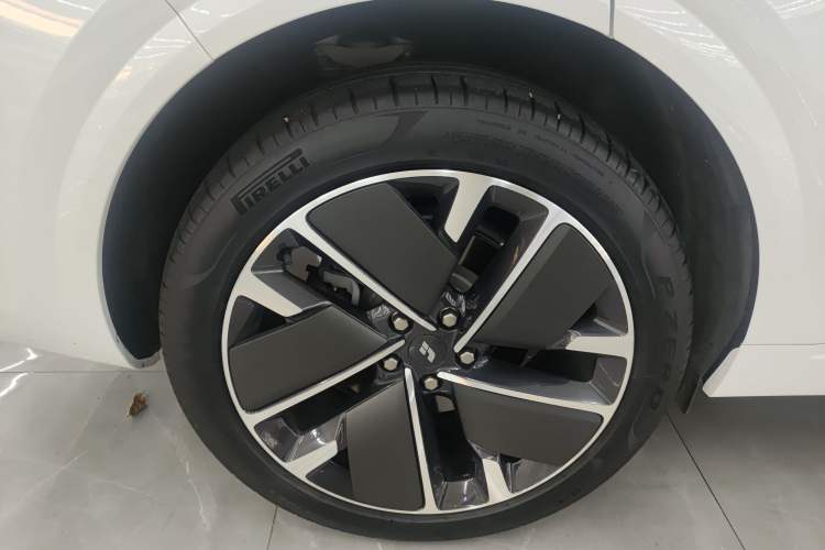 Used Li Auto L6 2025 Pro Smart Refresh Edition Right Rear Wheel Hub