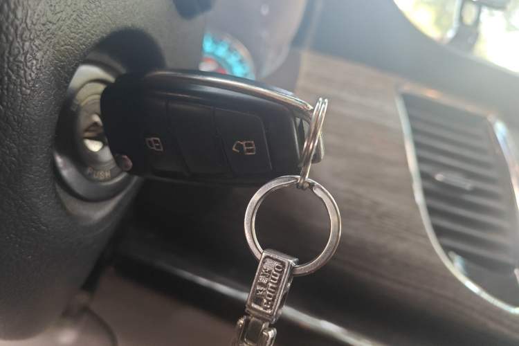 Used JAC Group Refine M5 2014 1.9T Diesel Manual Business Edition
