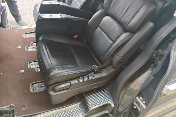 Used Honda Elysion 2016 2.4L Luxury Edition
