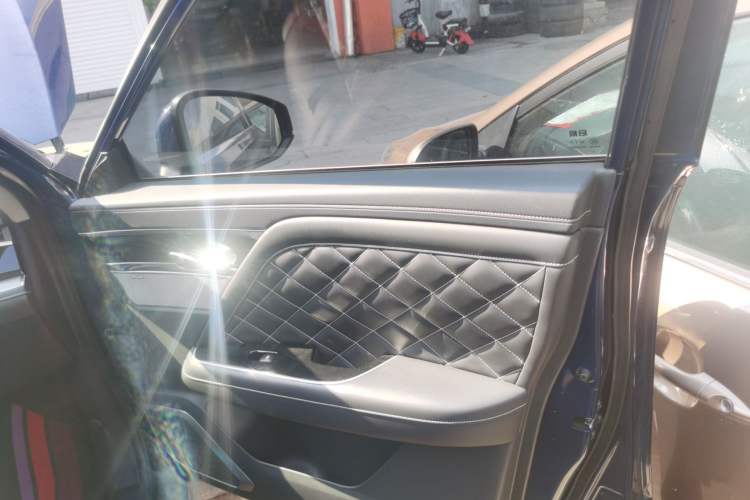 Used Venucia Star 2020 260T Automatic 48V Mild Hybrid Turbocharged Starry Edition
