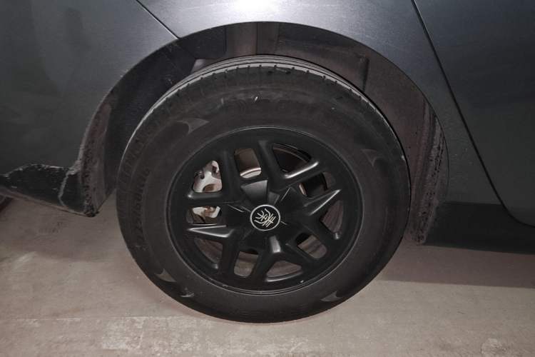 Used BYD Qin PLUS 2025 DM-i Smart Drive 55KM Leading Model Right Rear Wheel Hub