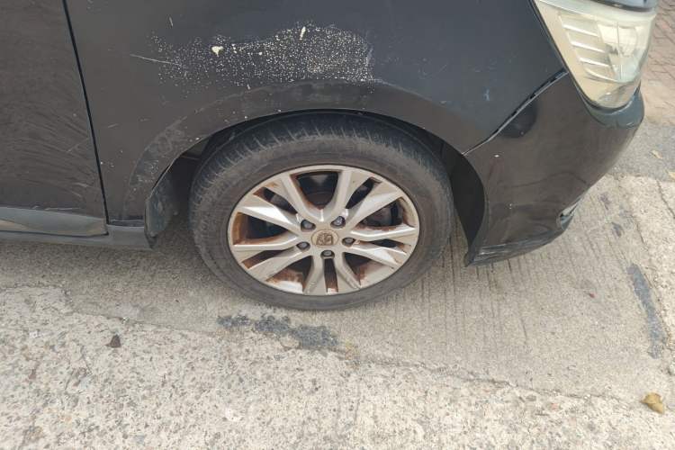 Used Baojun 730 2016 1.5L Manual Comfort Version 7 Seats China V Emission Standard Right Front Wheel Hub