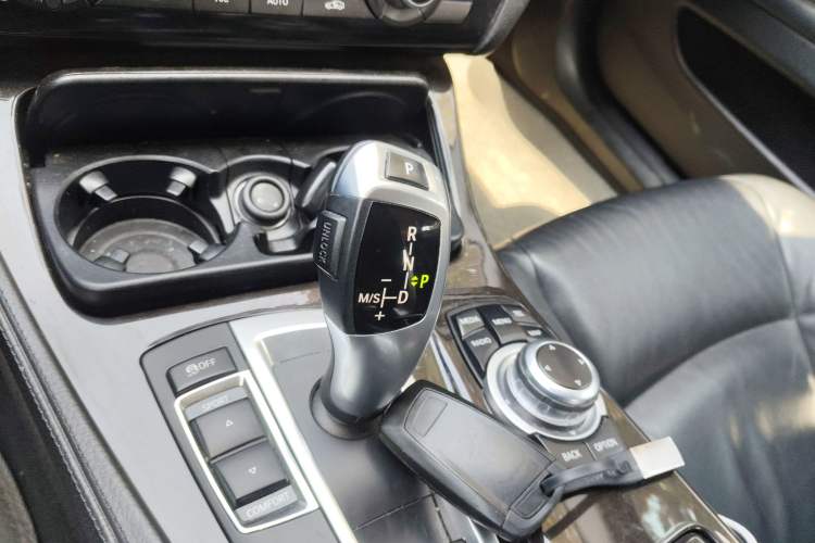 Used BMW 5 Series 2013 525Li Leading Model Gear Lever