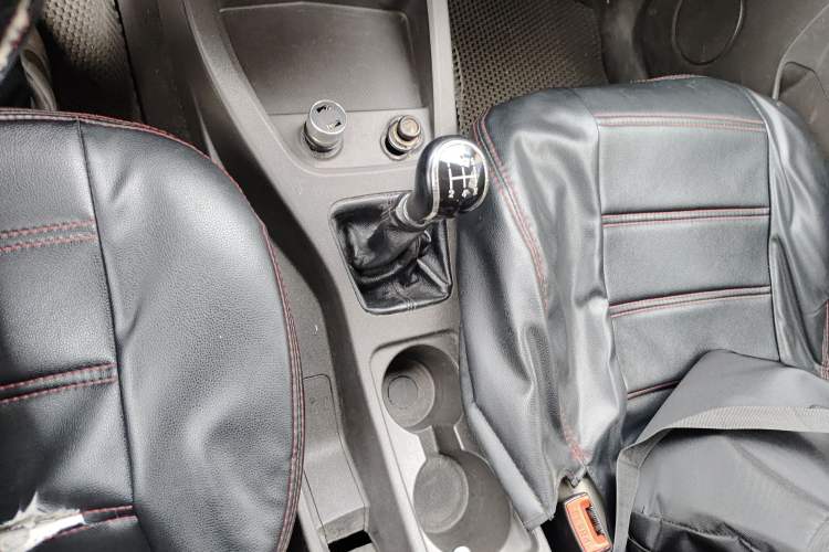 Used Wuling Hongguang 2015 1.5L S Base Model China IV Gear Lever