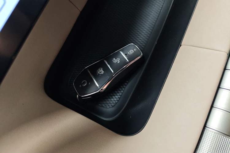 Used BYD Dolphin 2024 Honor Edition 420km Fashion Version Vehicle Key