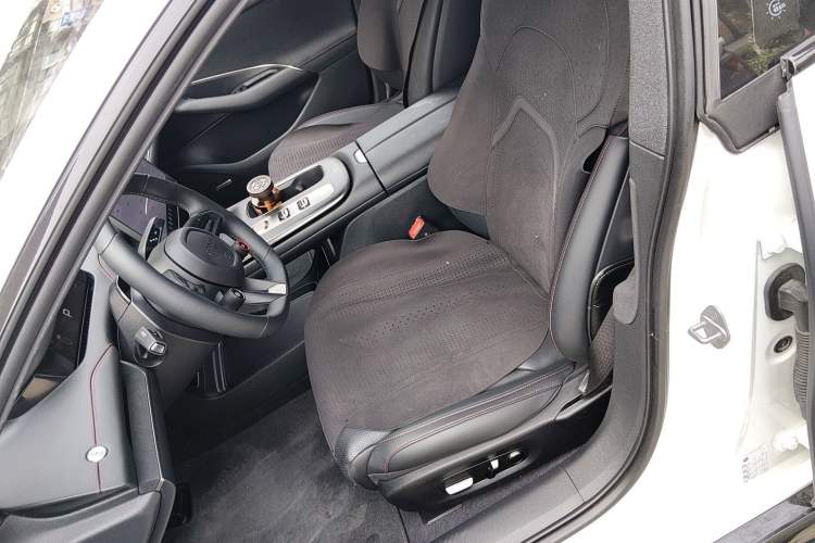 Used Xiaomi Auto SU7 2024 Rear-Drive Long-Range Intelligent Driving Version
