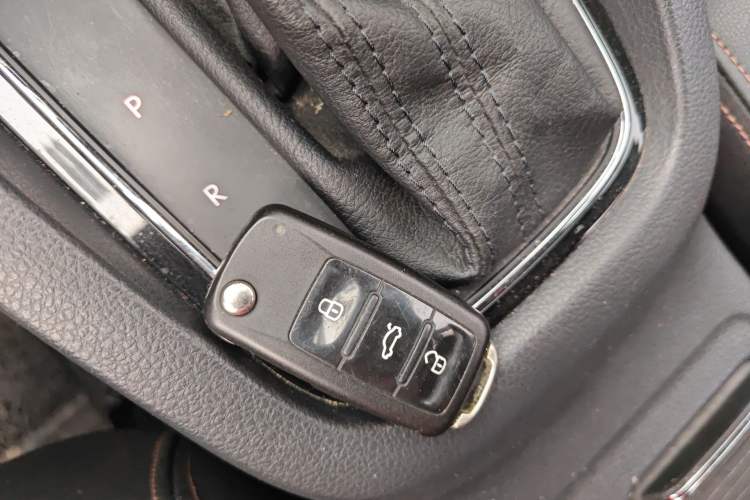 Used Volkswagen Sagitar 2015 230TSI Automatic Luxury Model