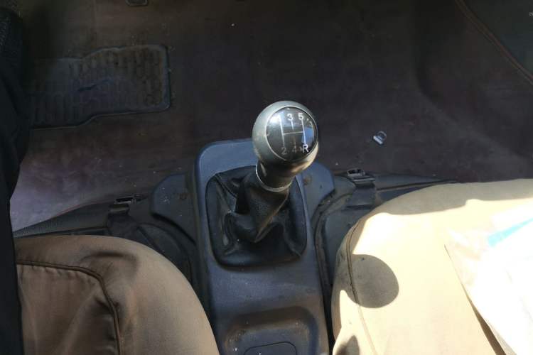 Used FAW Jiabao V52 2011 1.0L Practical Version LJ465QE1