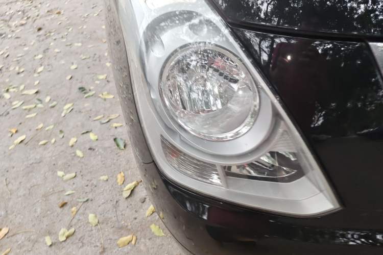 Used Hyundai H-1 Starex 2011 2.4L Luxury Edition Right Front Headlight